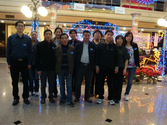 On December 28, organize the company's old employees to travel to Taiwan